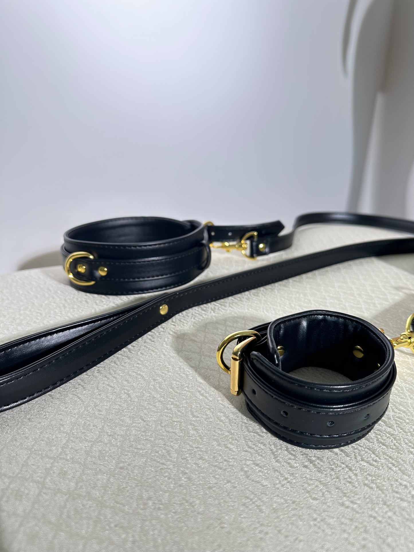 Premium Leather choker n cuffs