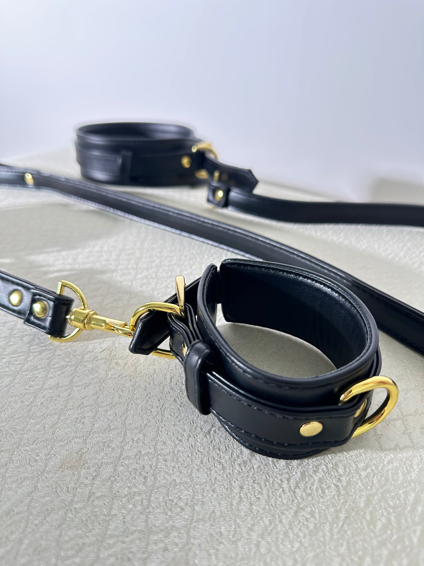 Premium Leather choker n cuffs